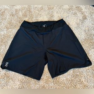 OnCloud running shorts w/ liner - 5 inch inseam - Size Medium